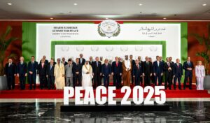 Familienfoto der Staats- und Regierungschefs beim Friedensgipfel in Scharm asch-Schaich, 13. Oktober 2025