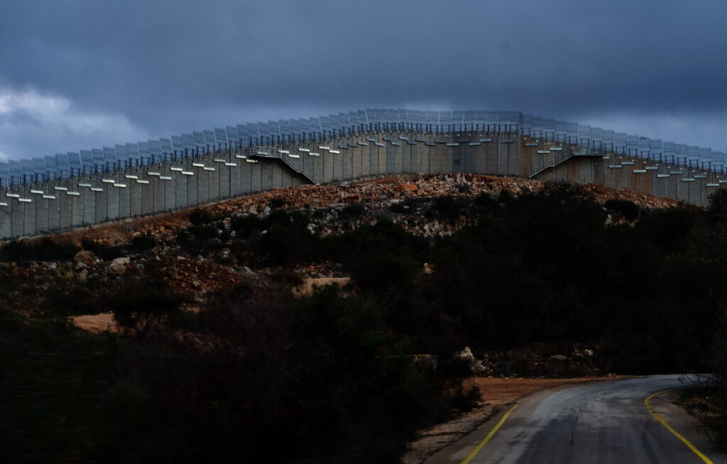 Sicherheitswall an der Grenze zum Libanon. Die Hisbollah hatte darunter Tunnels für die Invasion Israels gebohrt.