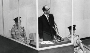Procès d'Adolf Eichmann, l'un des principaux organisateurs de l'Holocauste.