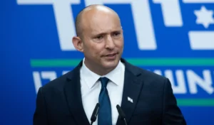 Naftali Bennett bei einem Wahlkampfauftritt